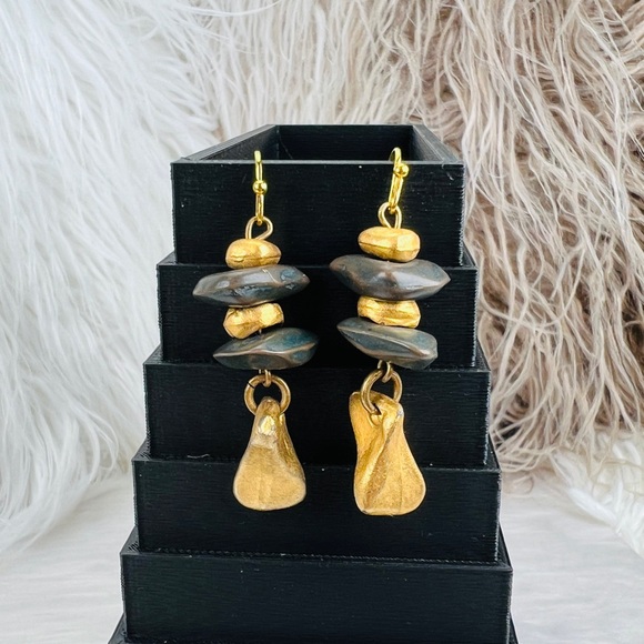 Gorgeous vintage goldtone black stone weighted bohemian pierced earrings